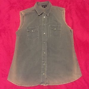 TOPSHOP sleeveless button down